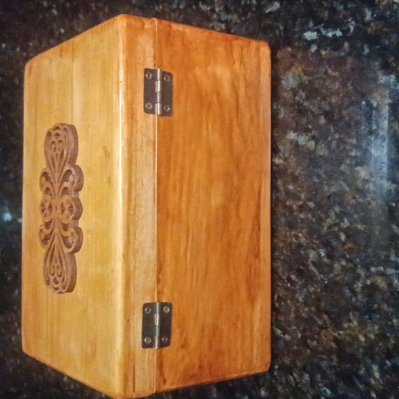Homemade wooden trinket box - Picture 4 of 7